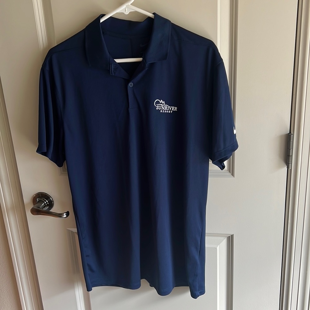 BRAND NEW Nike Dri-fit “Sunriver Resort” navy golf polo shirt, men’s size M!